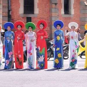 Meet your Posher, Hung